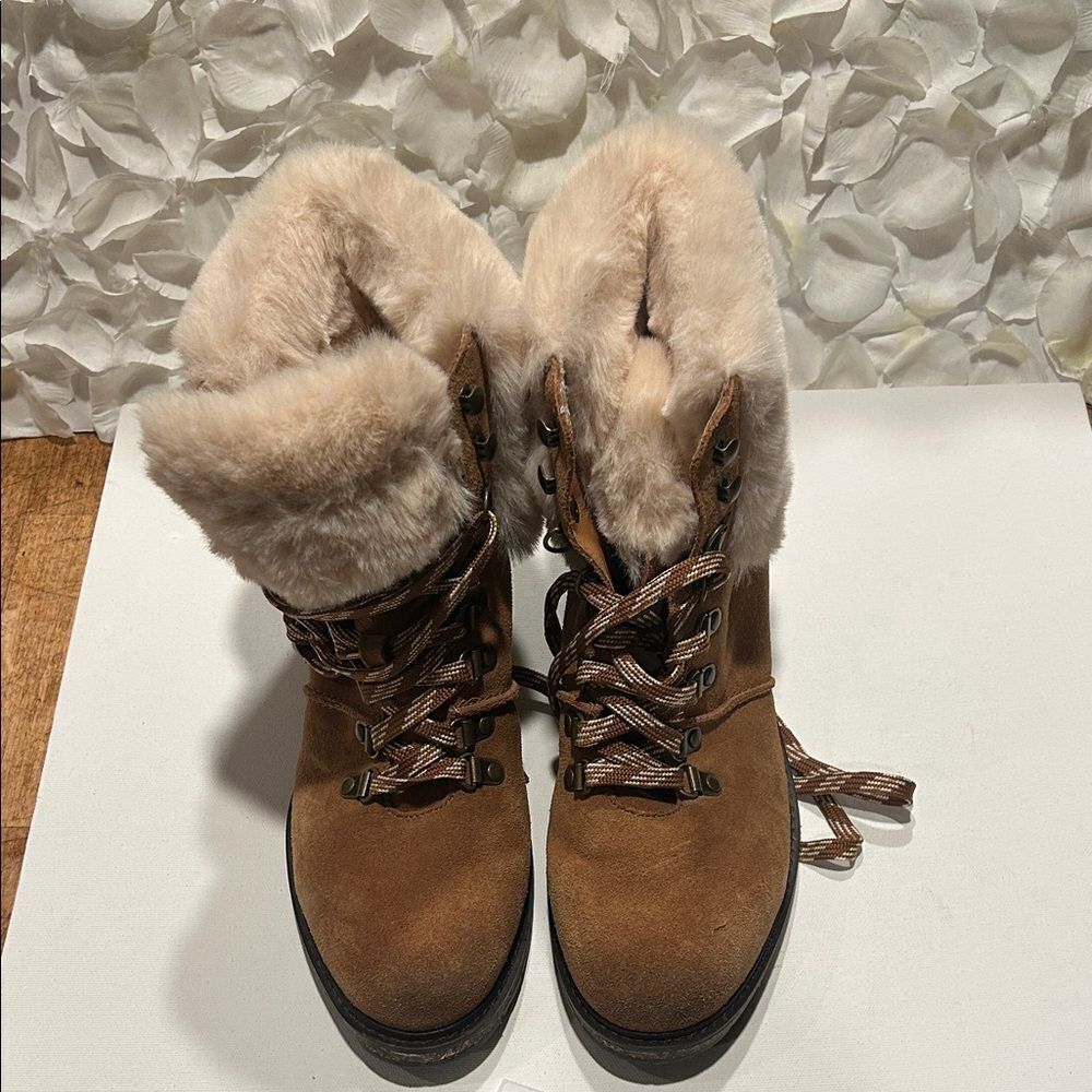 Aetrex Chestnut Suede Lace-Up Winter Boots with Cream Fur Trim